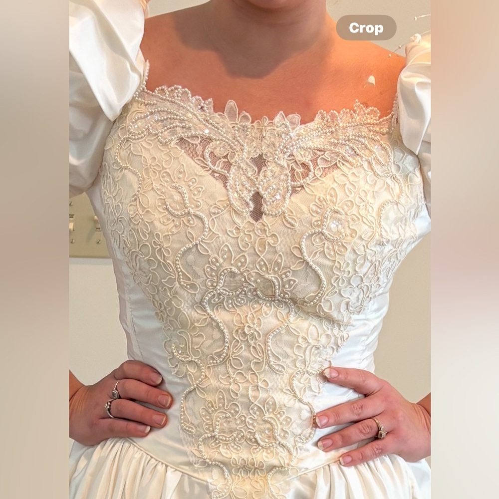 White Satin Look Wedding Dress with Romantic Lace Details. Vintage. Size 8 - Picture 5 of 16